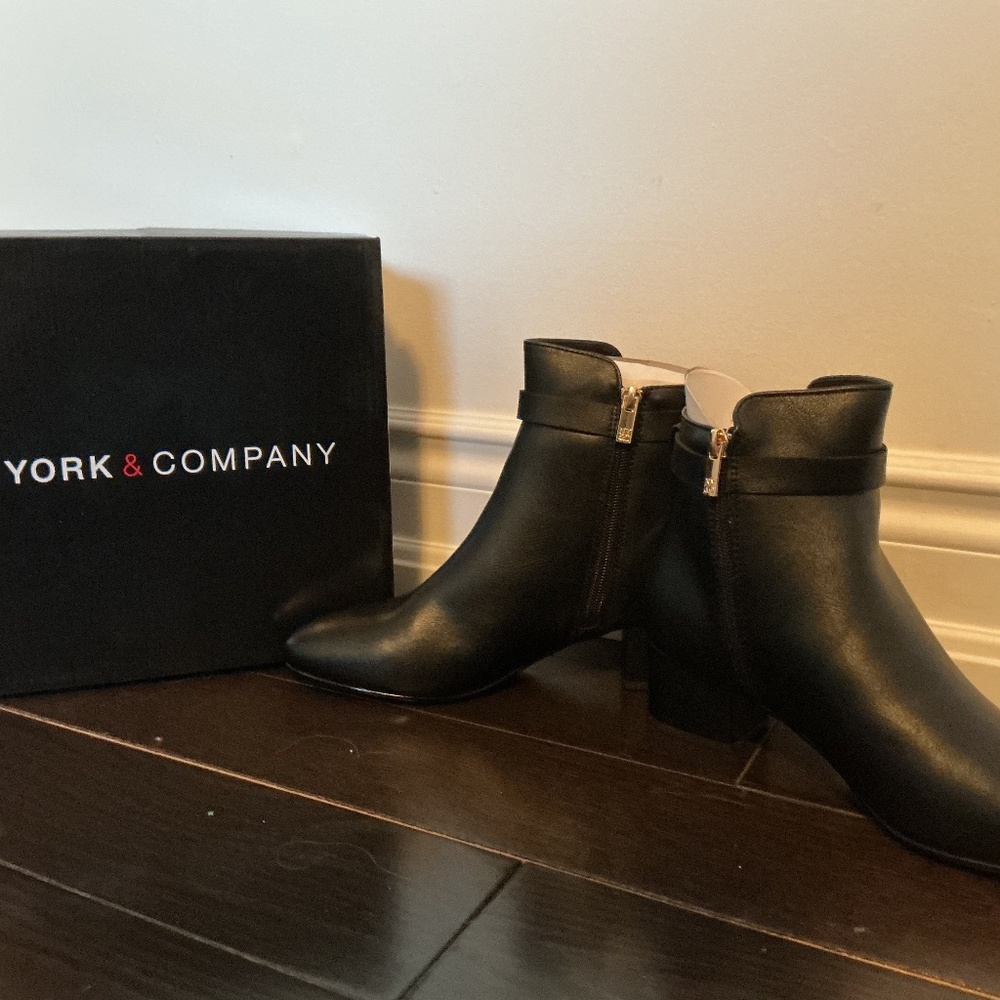 New York & Company Black Flori Ankle Boots size 8.5